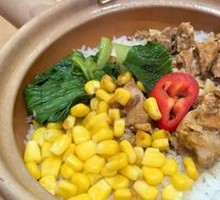 Braised Chicken with Mushrooms in Clay Pot Rice