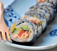 Corn and Salmon Sushi Roll