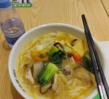 Braised Chicken Rice Noodles