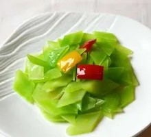 Stir-fried lettuce