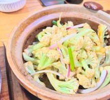 Pork Lard Crumbs Stir-fried with Tai Shan Cauliflower