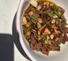 Stir-Fried Beef with Yellow Onion