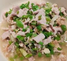 Sauce-Drizzled Pork Stir-Fry