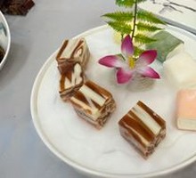 Snowflake Ice Cream with Yogurt Cake