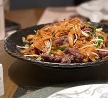 Traditional Dry-Fried Beef Rice Noodles