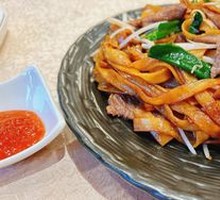 Dry-Fried Beef Rice Noodles