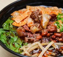 Beef Shank Rice Noodles with Snail Soup