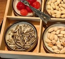 Four-Grid Snack Platter