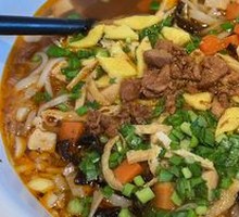 Sour Soup Noodles with Meat Sauce