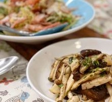 Black Truffle Sauce Mixed Mushroom Stir-Fried Pasta