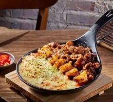 Grilled Meat and Rice Cake Platter