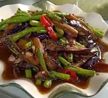 Braised Eggplant and Green Beans with Perilla
