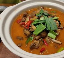 Spicy Pig Intestine and Chicken Hot Pot