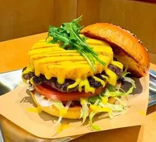 Hawaiian Pineapple Beef Burger