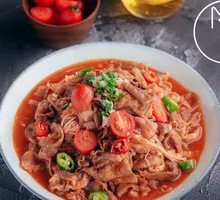 Tomato and Beef with Enoki Mushrooms