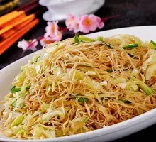Sour Cabbage Stir-Fried Two-Tone Noodles