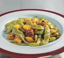 Stewed Pork Ribs with Potatoes and String Beans