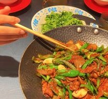 Hunan-style Pork with Green Pepper Stir-fry