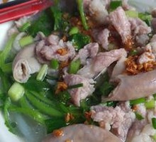 Lean Meat and Rice Noodle Soup with Sausage