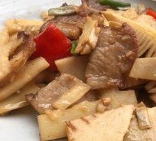 Stir-Fried Pork with Fresh Bamboo Shoots