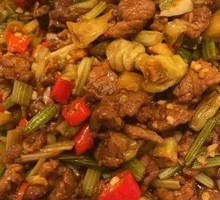 Stir-Fried Beef with Yellow Onion