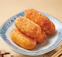 Red Sugar Glazed Rice Cake with Molten Center