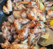 Five-Fingered Fig Chicken Pot