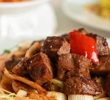 Black Pepper Beijing Green Onion Beef Cubes