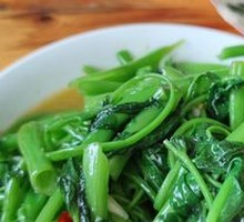 Stir-Fried Hollow Stem Chinese Spinach with Dried Chilies