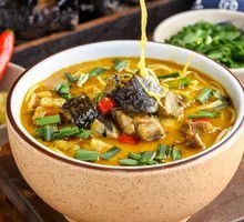 Sour Spicy Golden Soup Noodles