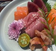 Live Scallops Sashimi