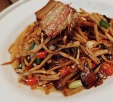 Old Sichuan Bacon Stir-fried with Bamboo Shoots