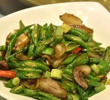 Spicy Green Pepper Pork Rice Bowl