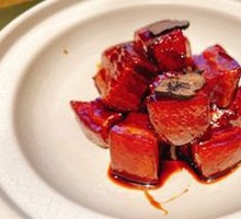Beijing-style Braised Pork with Wine Aroma