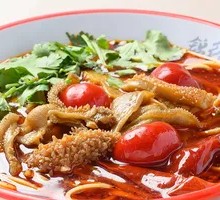 Sichuan-style Pickled Pepper Beef Tripe Noodles