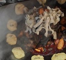 Special Egg and Steamed Bun Skillet