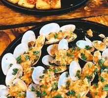 Iron Plate Grilled Clams