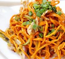 Medlar Flower and Duck Shreds Salad