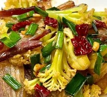 Preserved Meat with Cauliflower