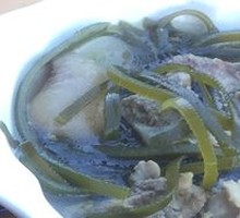 Braised Pig Trotter with Kelp