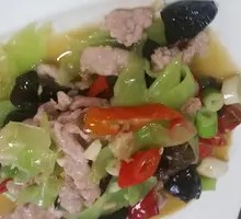 Wood Ear Mushroom and Bamboo Shoot Stir-Fry with Pork Slices