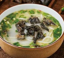 Braised Black Chicken Rice Noodles