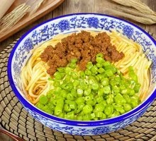 Cowpea Meat Sauce Noodles