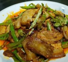 Sichuan-style stir-fried pork with yam skin