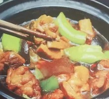 Braised Pig Trotters in Brown Sauce