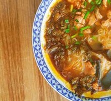 Sour Cabbage and Pork Noodles