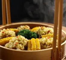 Coarse Grain Steamed Pearl Pork Ribs