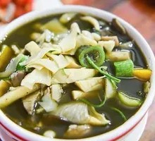 Bitter Bamboo Shoots and Pickled Vegetable Doubanjiang Soup