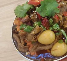 Three Sauce Stewed Beef with Noodles