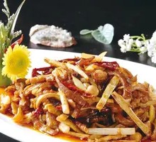 Stir-Fried Pork Shreds with Fresh Bamboo Shoots